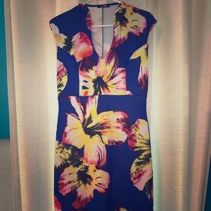 Sleeveless midi flower dress